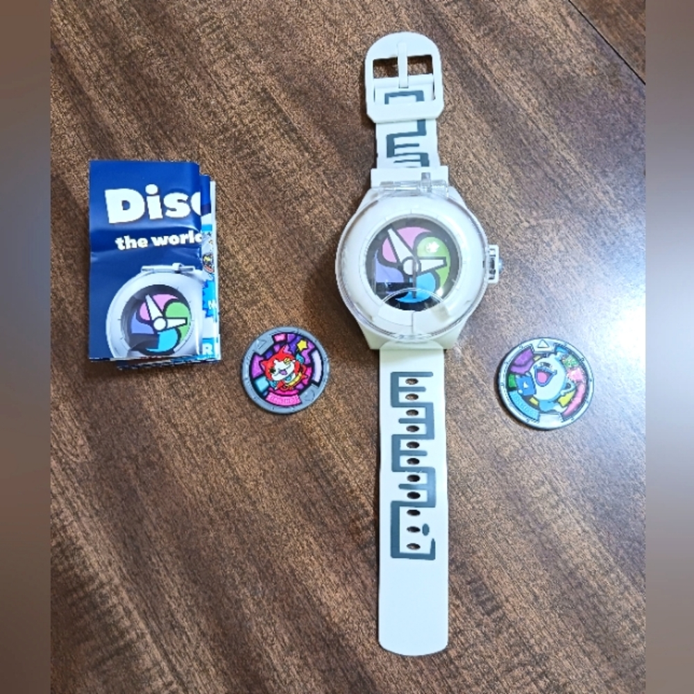 Yokai Season 1 Watch with 2 Medals